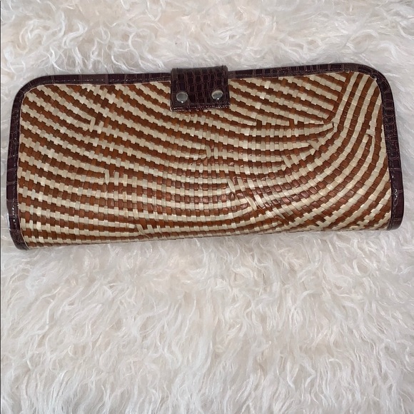 Stunning Woven Straw Clutch - Picture 5 of 13